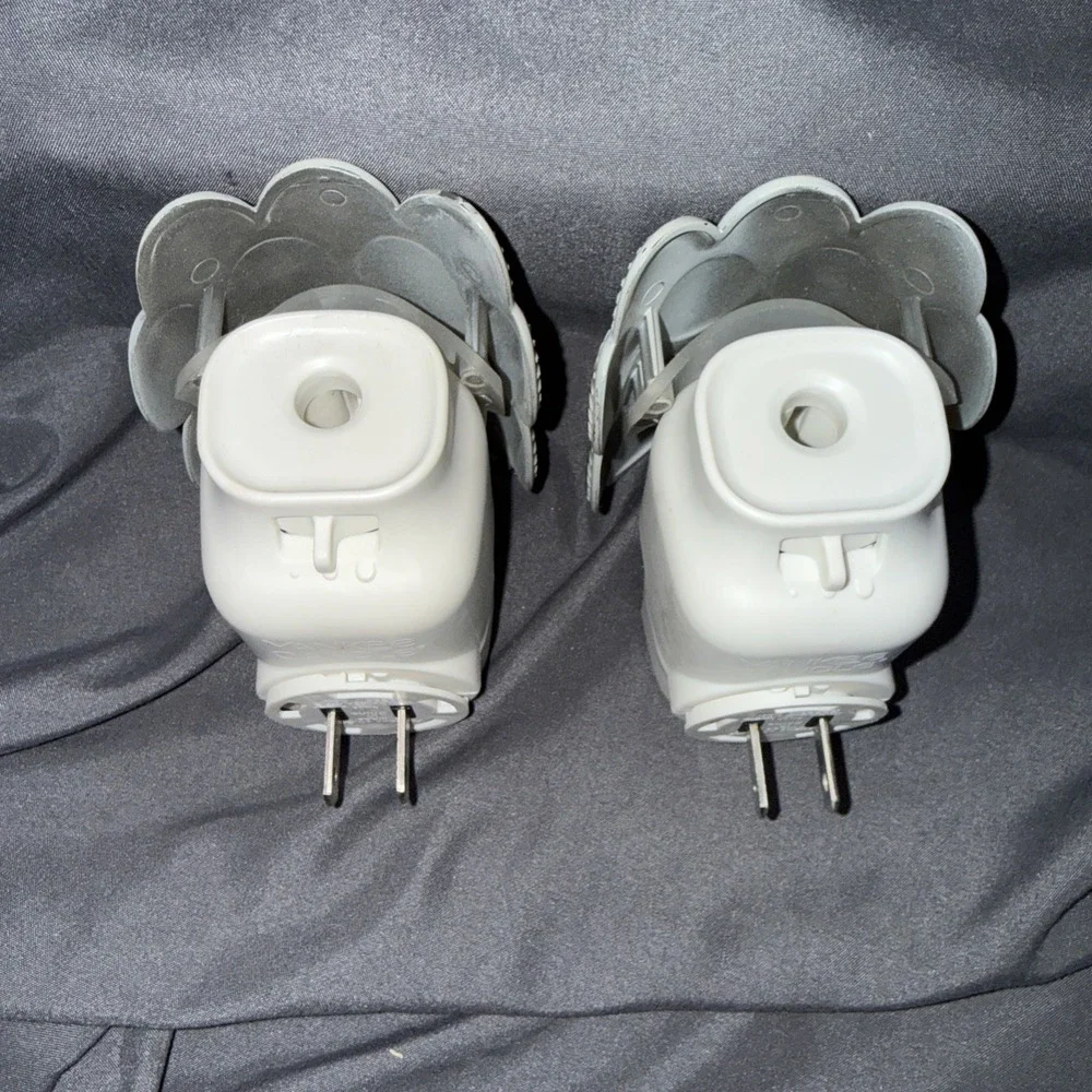 Set Of 2 YANKEE CANDLE SCENTPLUG DIFFUSER Glazed & Embossed Burst w/ NIGHT LIGHT